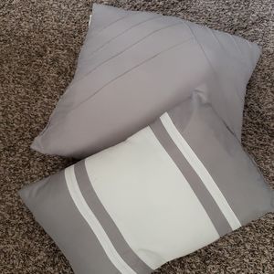 Decorative throw pillows